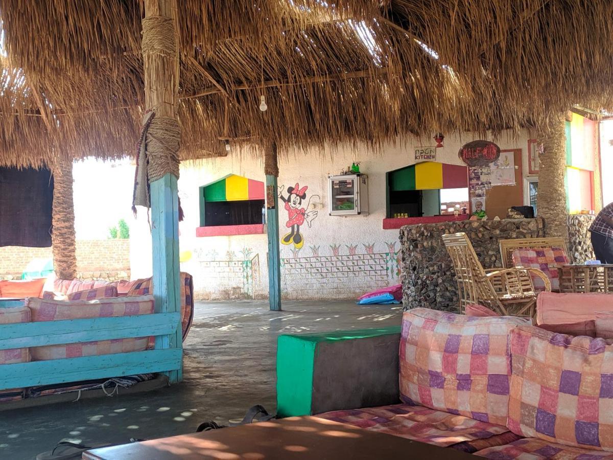 Hôtel Half Moon Camp à Taba Extérieur photo