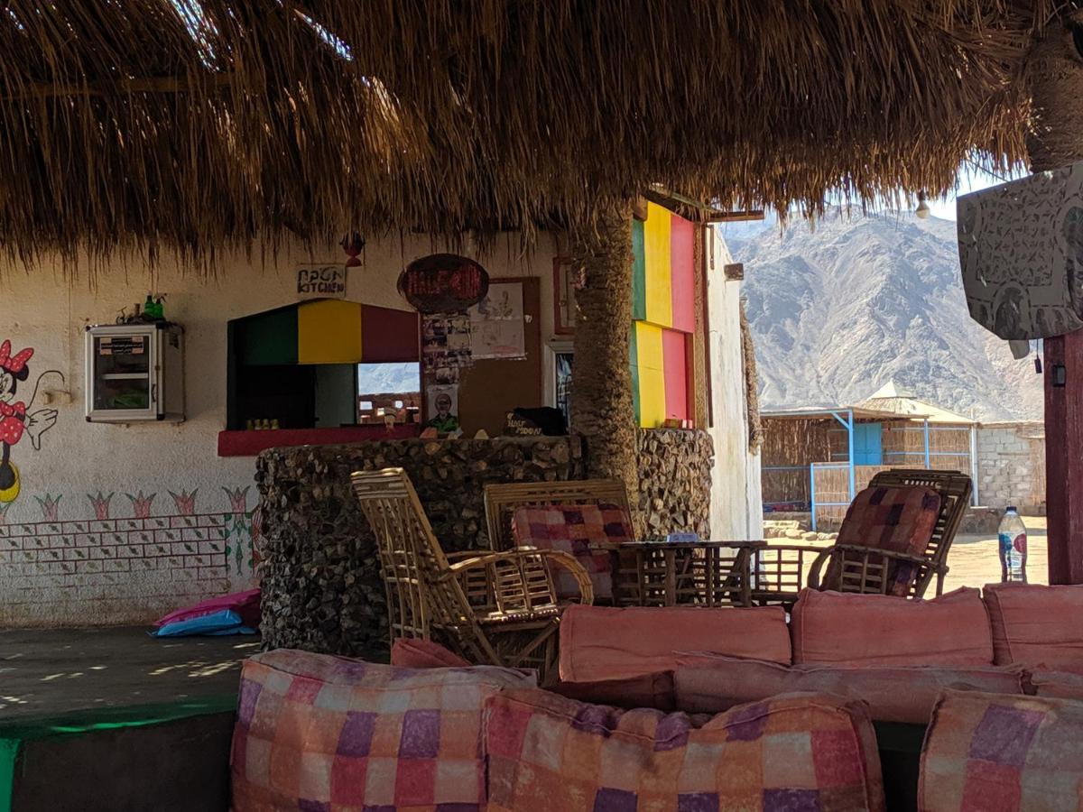Hôtel Half Moon Camp à Taba Extérieur photo